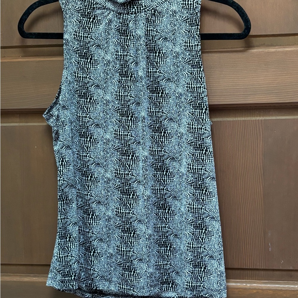 Gray Tank Top with Black Geometric Pattern